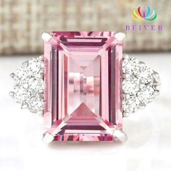 Lusciously pink cocktail ring, lrg stone size 9 - Picture 1 of 3